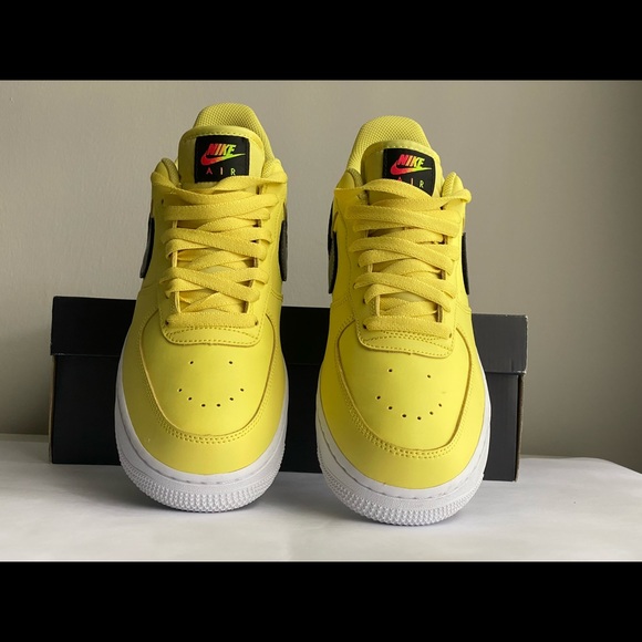 Nike - Picture 4 of 5